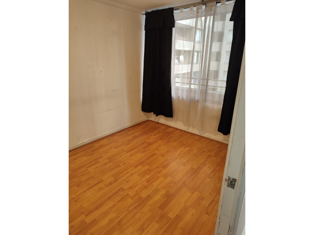 SE VENDE CENTRICO DEPTO EN AMUNATEGUI 2D Y2B CON EST.