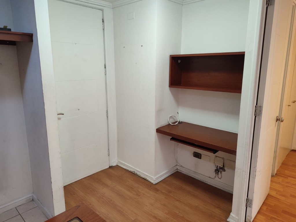 SE VENDE CENTRICO DEPTO EN AMUNATEGUI 2D Y2B CON EST.