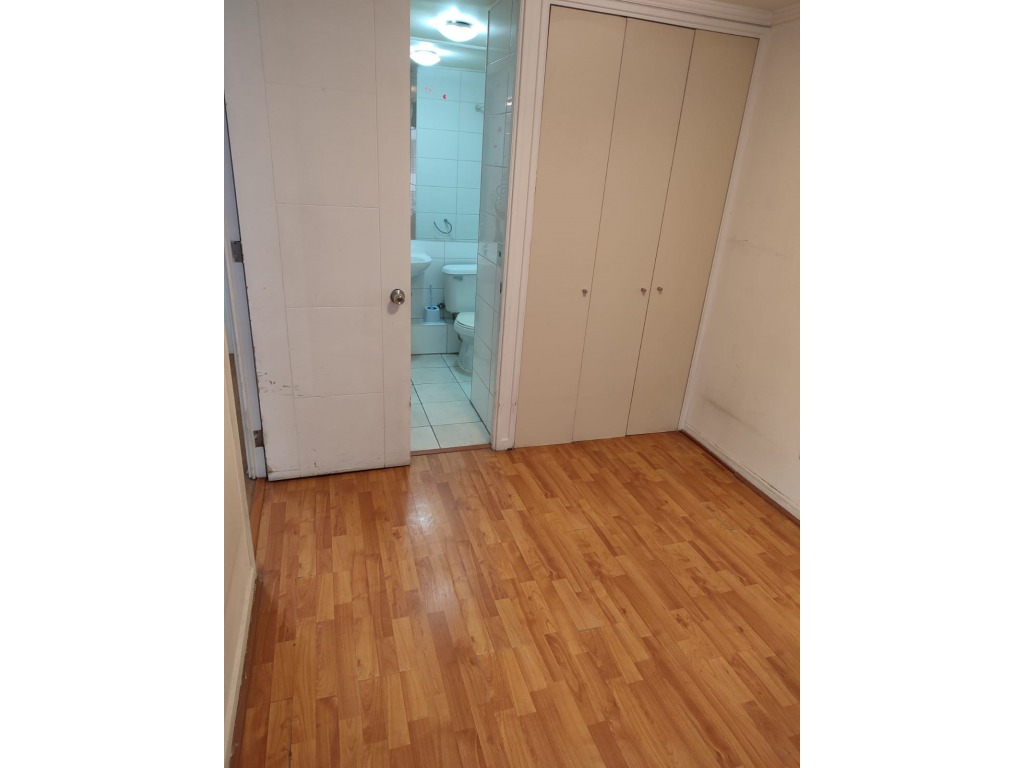 SE VENDE CENTRICO DEPTO EN AMUNATEGUI 2D Y2B CON EST.