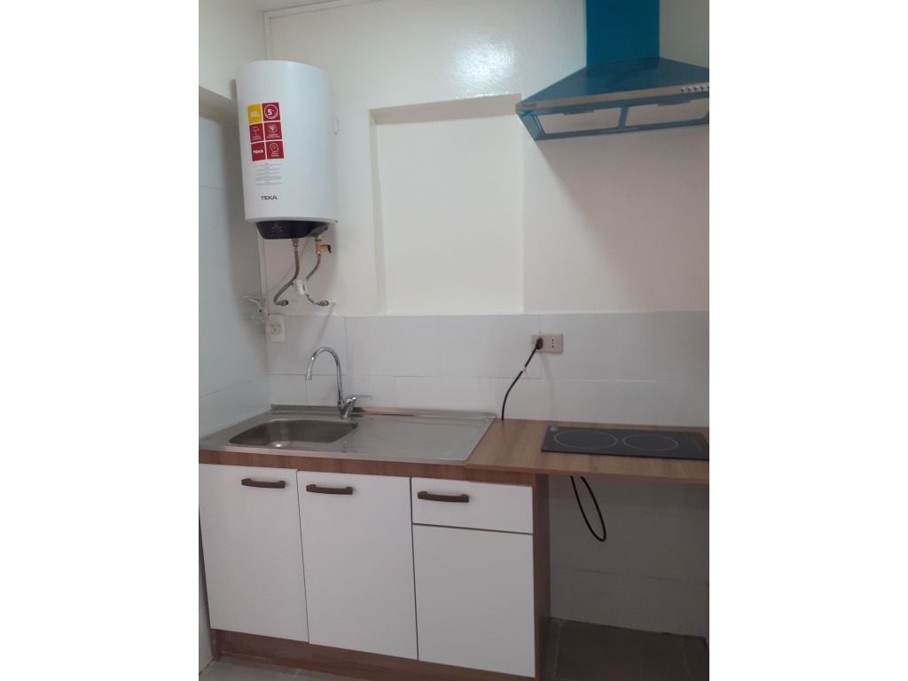 SE VENDE DEPTO CON EXCELENTE UBICACION DE 4D Y 1B EN CIA DE JESUS , SANTIAGO CENTRO