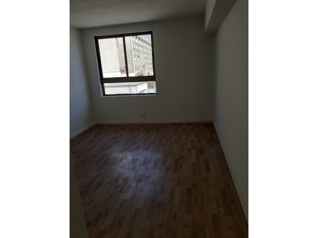 SE VENDE DEPTO CON EXCELENTE UBICACION DE 4D Y 1B EN CIA DE JESUS , SANTIAGO CENTRO