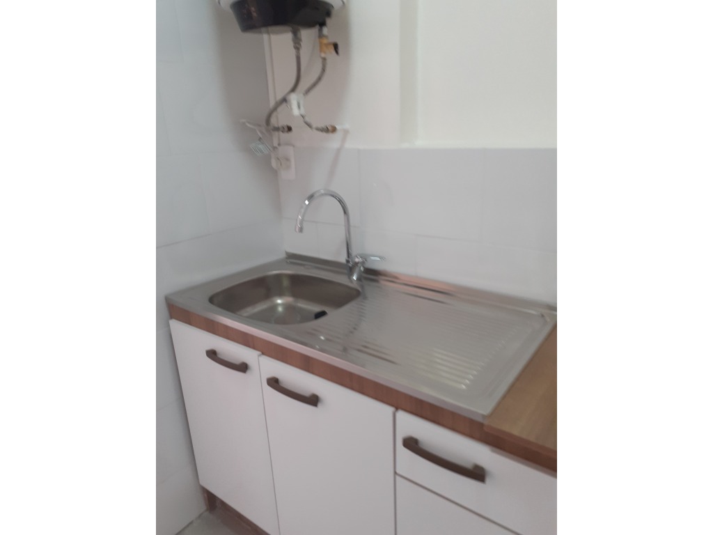 SE VENDE DEPTO CON EXCELENTE UBICACION DE 4D Y 1B EN CIA DE JESUS , SANTIAGO CENTRO